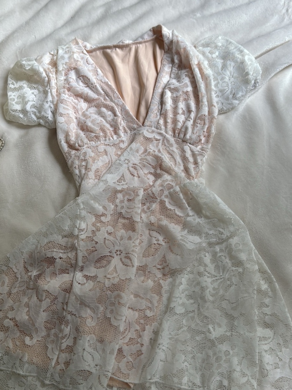 Women's White Lace V-Neck Dress